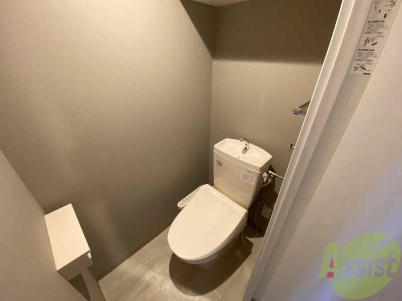 トイレ　こちらはトイレです。清潔感があり、安心して使用できます。