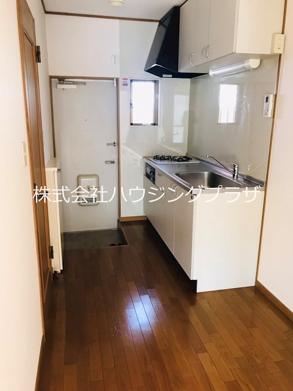 居室・リビング　キッチンまわり