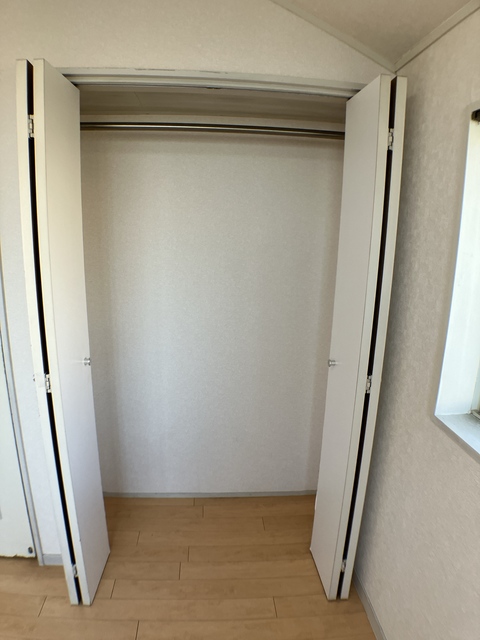 収納　※補修前の参考画像の為、設備等は現況優先。