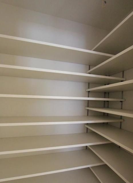 玄関　内見の予約先は【タウンハウジング中野店】です★