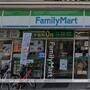 コンビニ　ファミリーマート（コンビニ）まで69m
