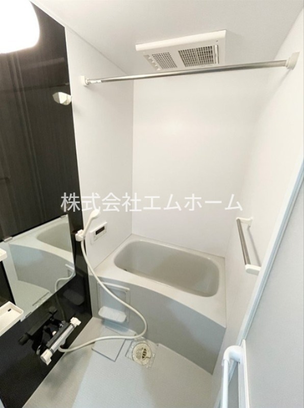 バス・シャワールーム　浴室暖房乾燥機付　追い焚き機能付お風呂　イメージ画像