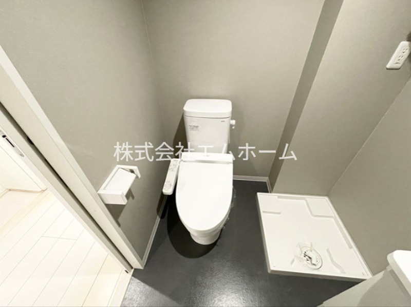 トイレ　温水洗浄暖房便座付トイレ　イメージ画像