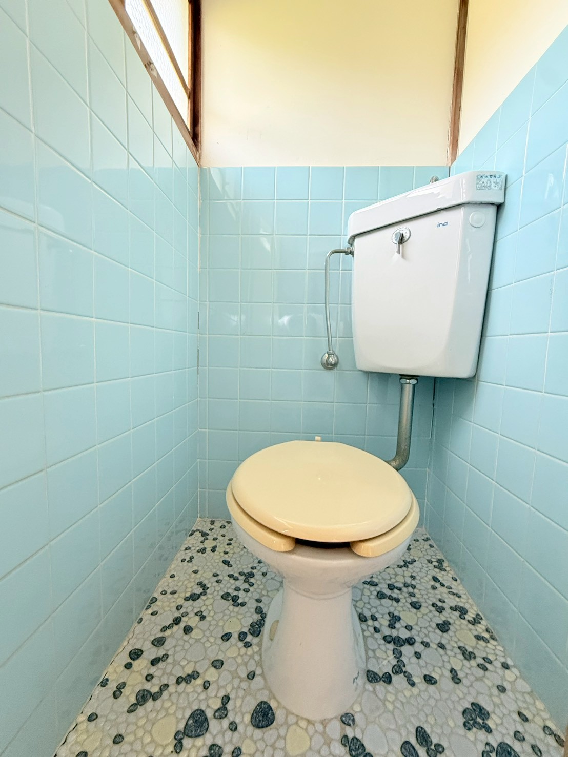 地下鉄西神・山手線 板宿駅 徒歩20分 2階建 築61年のトイレ写真