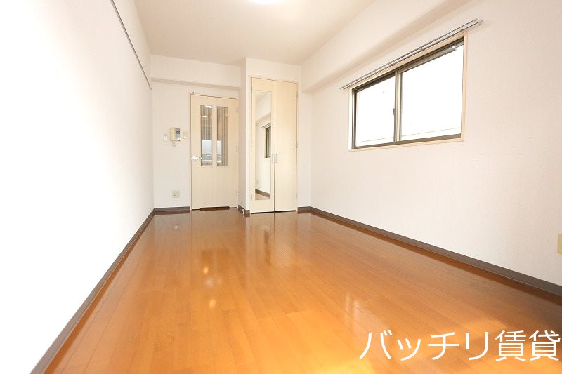 居室・リビング　※同マンション別部屋写真の為、現状優先。