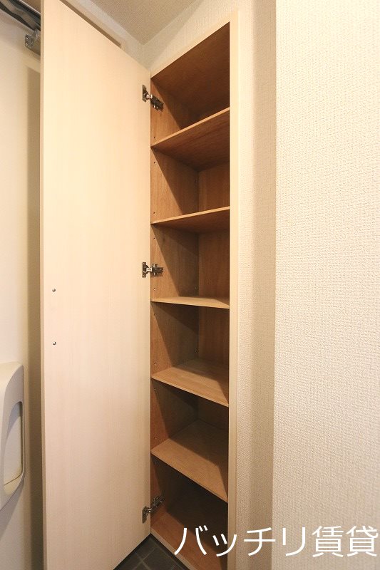 玄関　※同マンション別部屋写真の為、現状優先。