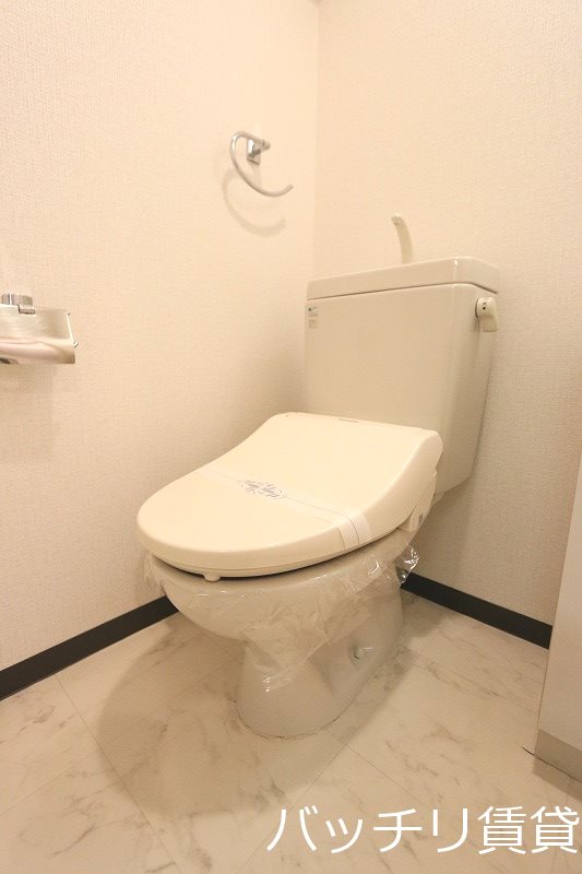 トイレ　※同マンション別部屋写真の為、現状優先。