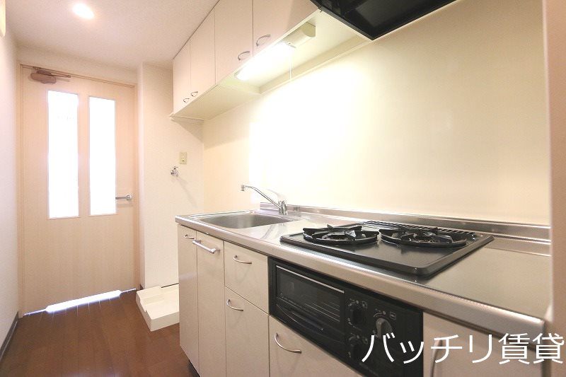 キッチン　※同マンション別部屋写真の為、現状優先。