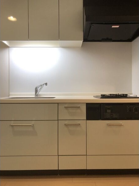 キッチン　※写真は同じマンションの違う部屋のものになります。