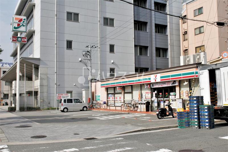 コンビニ　セブンイレブン 大阪小林東3丁目店（コンビニ）まで151m