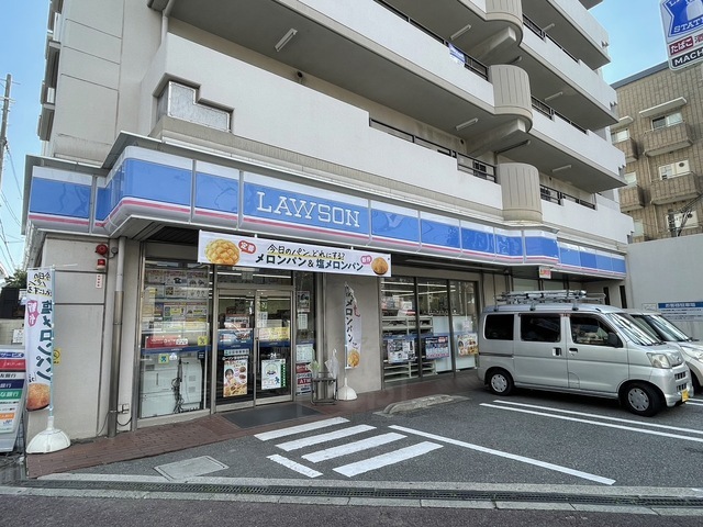 コンビニ　ローソン　蛍池中町店（コンビニ）まで294m