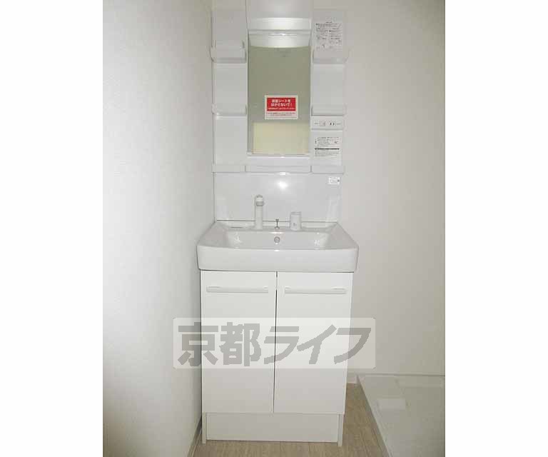 洗面設備　独立洗面台です・