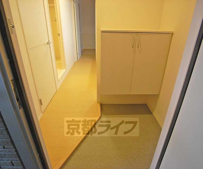 玄関　玄関は段が無くフラットです。