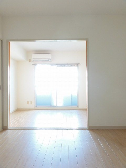 居室・リビング　参考写真掲載。