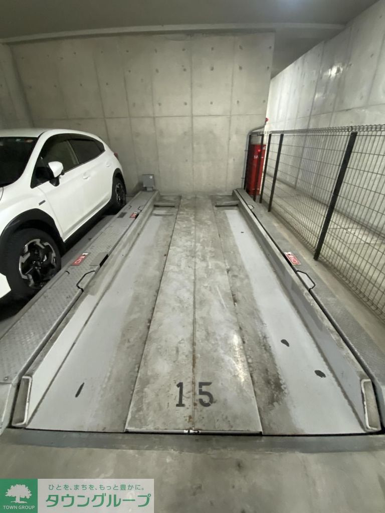 駐車場　駐車場