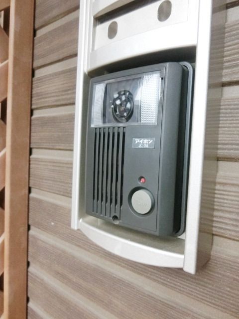 セキュリティ　来訪者が確認できるTVモニターホン玄関