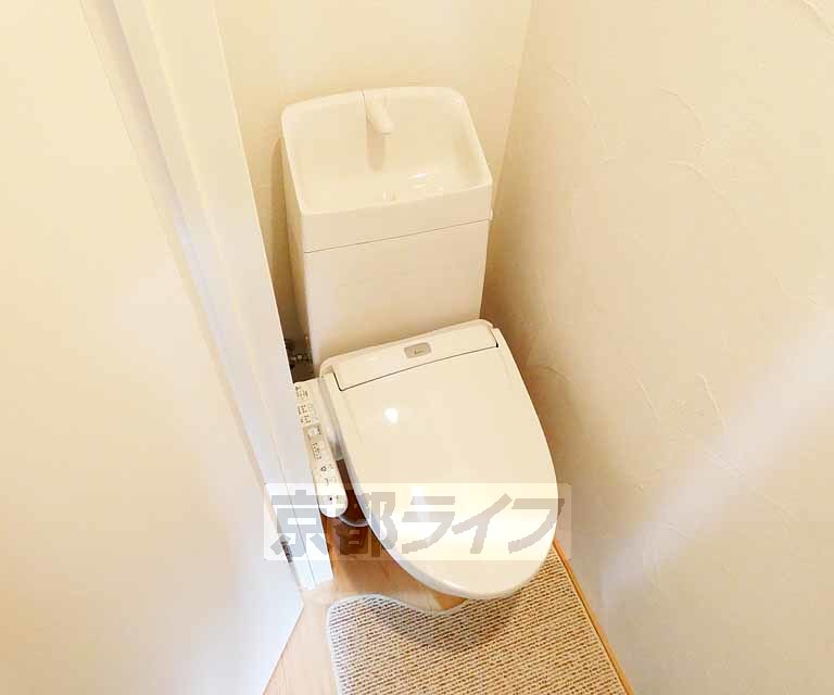 トイレ　ウォシュレットトイレになります。