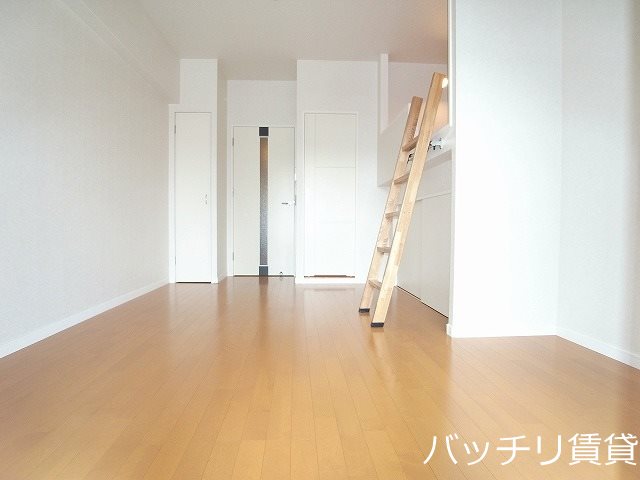 居室・リビング　※同型タイプの為、現状を優先いたします