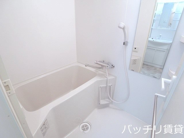 バス・シャワールーム　※同型タイプの為、現状を優先いたします