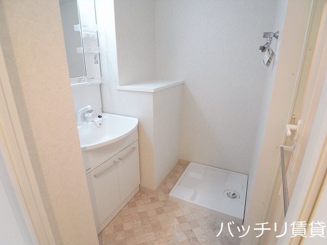 洗面設備　※同型タイプの為、現状を優先いたします
