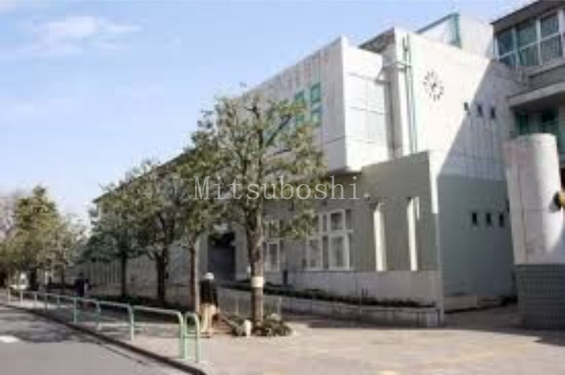 小学校　世田谷区立八幡山小学校（小学校）まで472m