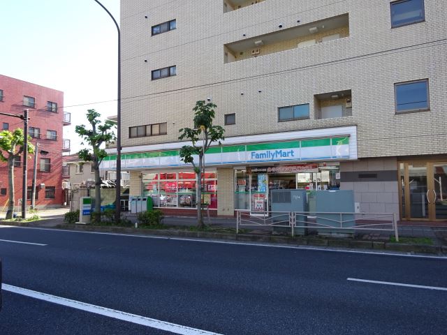 コンビニ　ファミリーマート（コンビニ）まで120m
