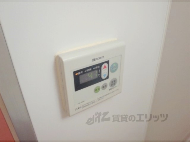 その他設備　給湯器リモコン