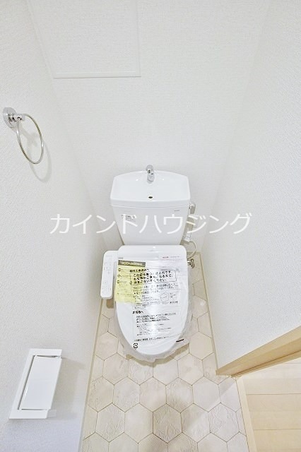 トイレ　ウォシュレット付き