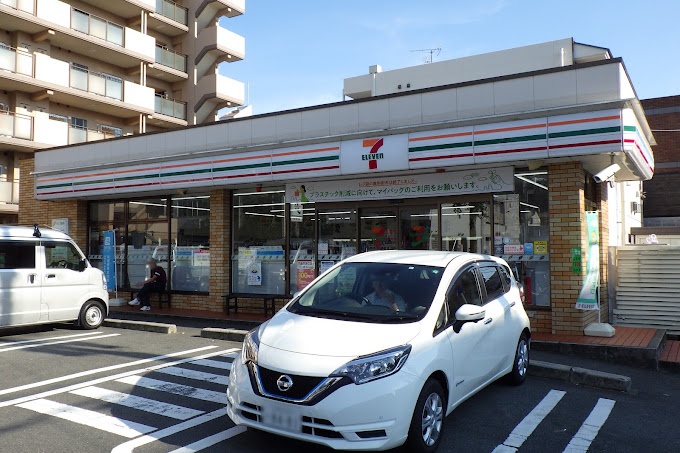 コンビニ　セブンイレブン京都田中上古川町店（コンビニ）まで40m