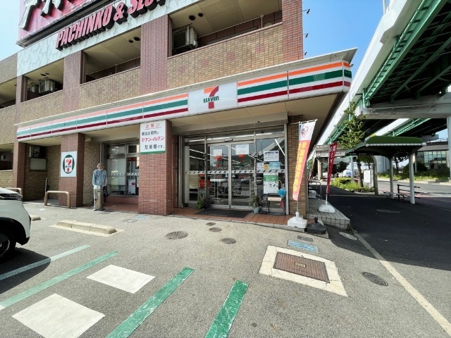 コンビニ　セブンイレブン名古屋本地通５丁目店（コンビニ）まで370m