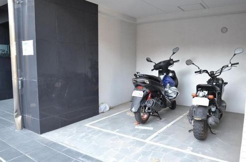 駐車場　バイク置き場