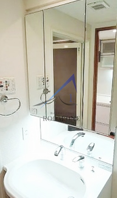 洗面設備　洗面台です。
