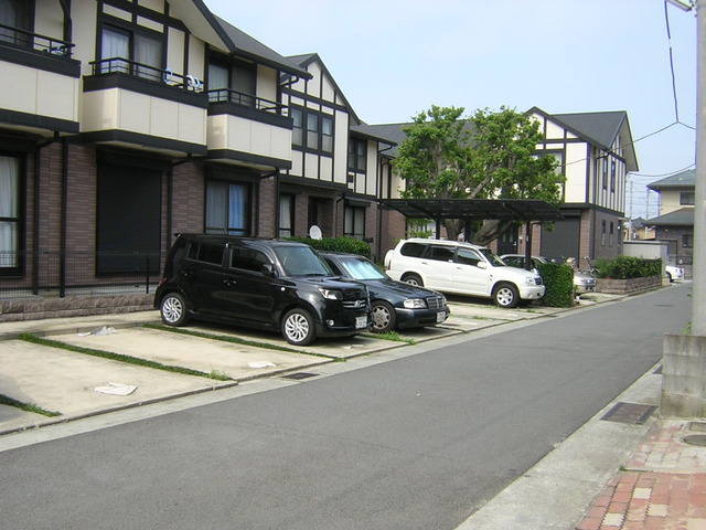駐車場　敷地内平置き駐車場