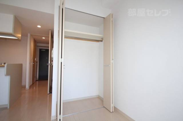 収納　※７０１号室内装写真参照