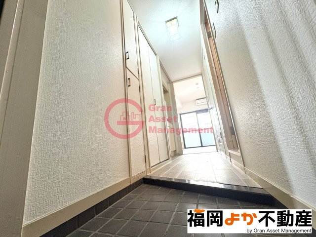 玄関　【福岡よか不動産】落ち着いた玄関です