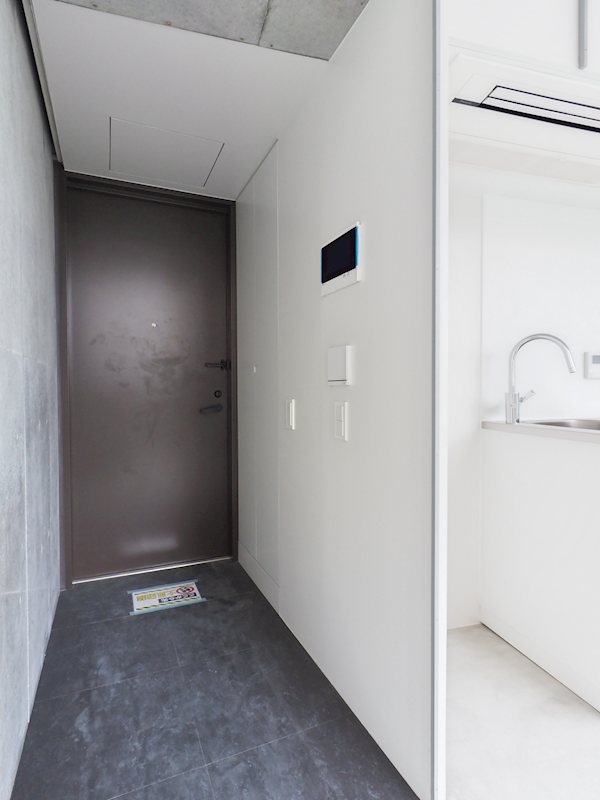 玄関　※他部屋、参考写真※