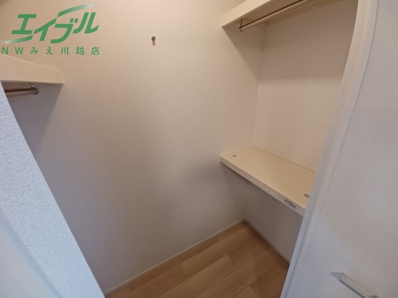 収納　同型参考写真です