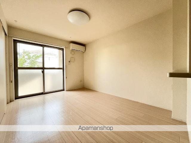 クレディールの居間写真