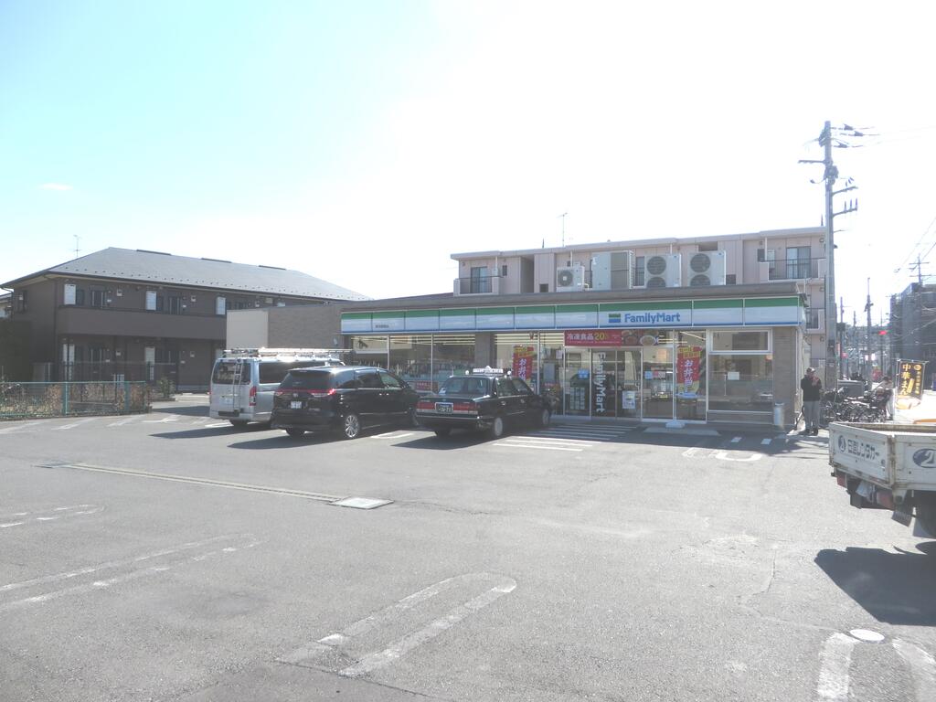 コンビニ　ファミリーマート宿河原西店（コンビニ）まで107m