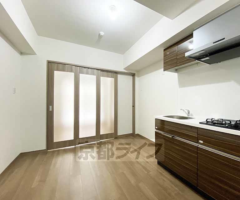 居室・リビング　落ち着いた雰囲気のお部屋です