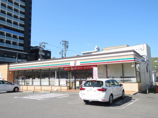 コンビニ　セブンイレブン（コンビニ）まで250m