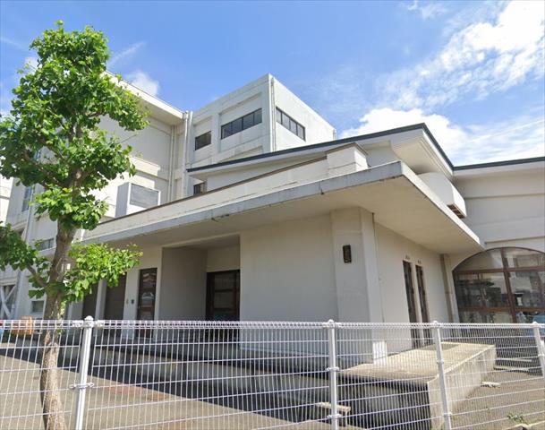 小学校　藤沢市立大越小学校（小学校）まで651m
