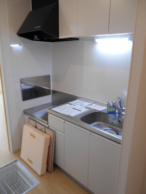 キッチン　ガスコンロ（２口）対応・床下収納庫完備