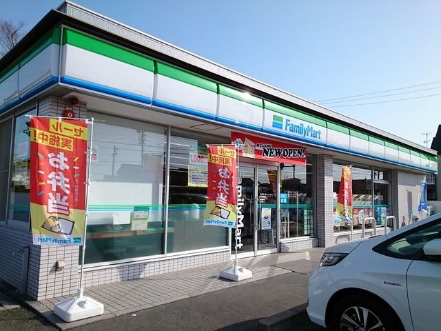 コンビニ　ファミリーマート浜松篠原店（コンビニ）まで300m