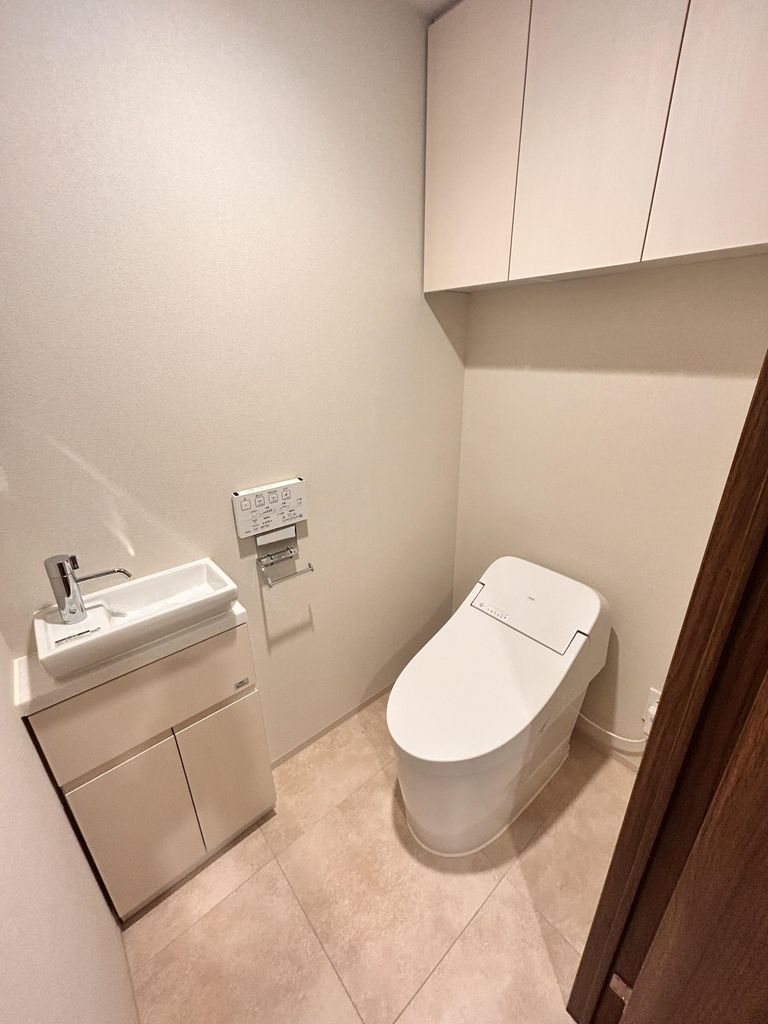 トイレ　トイレに手洗い器設置