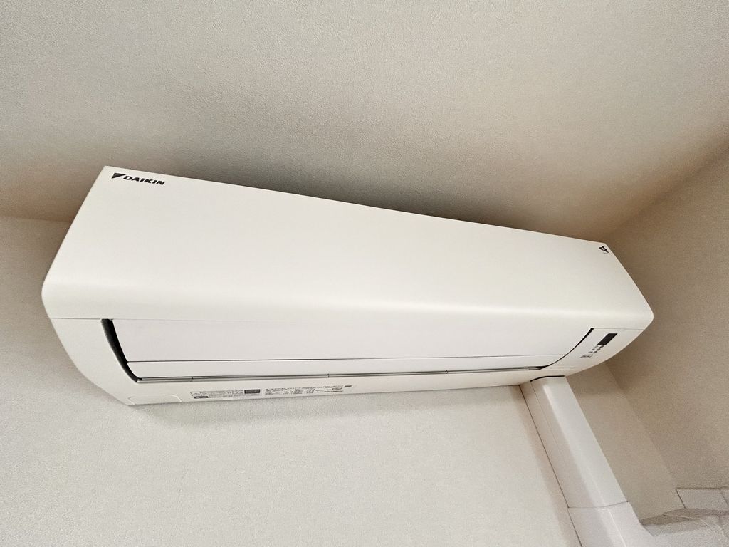 その他設備　リビングと洋室6.0帖にエアコン設置（性能保証外製品）