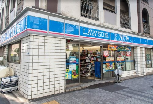コンビニ　ローソン 日本橋浜町二丁目店（コンビニ）まで215m