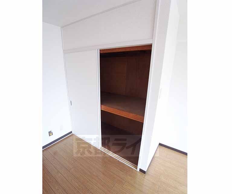 収納　奥行きのある押入れです