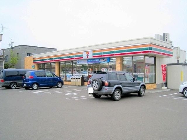 コンビニ　セブン-イレブン 札幌曙2条店（コンビニ）まで450m