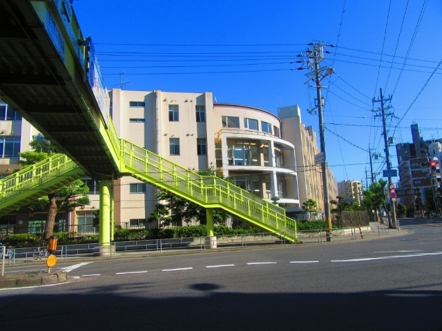 中学校　大阪市立新北野中学校（中学校）まで330m